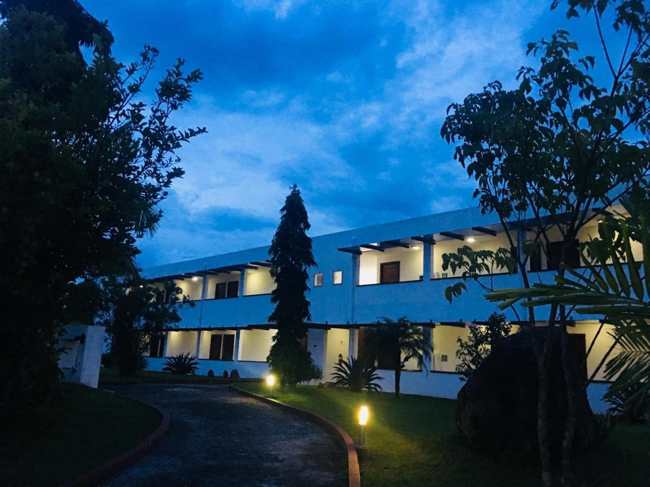 Hotel Vista Lago 圣地亚哥 外观 照片