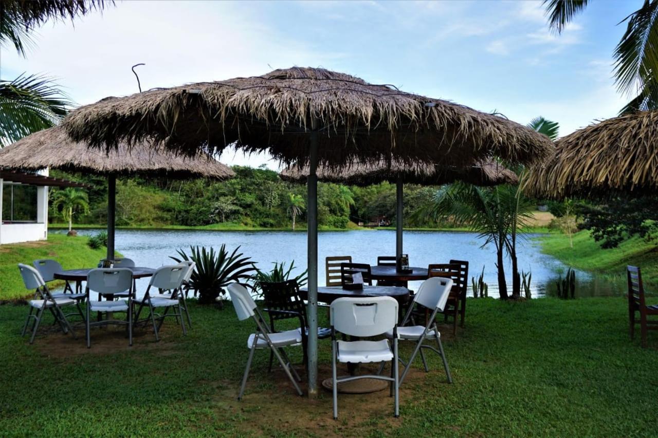 Hotel Vista Lago 圣地亚哥 外观 照片